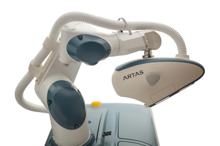 Robot de trasplante capilar ARTAS iX